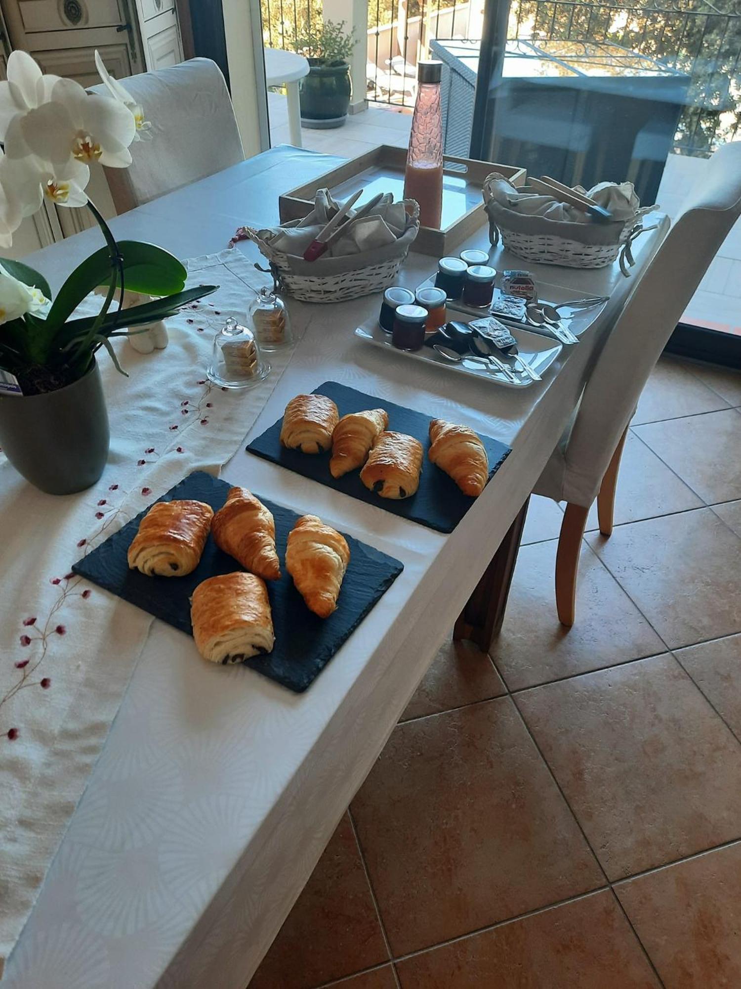Villa Asunda B&B Spa & Sauna, Chambres D'Hotes سانت ماكسيمين-لا-سانت-بوم المظهر الخارجي الصورة